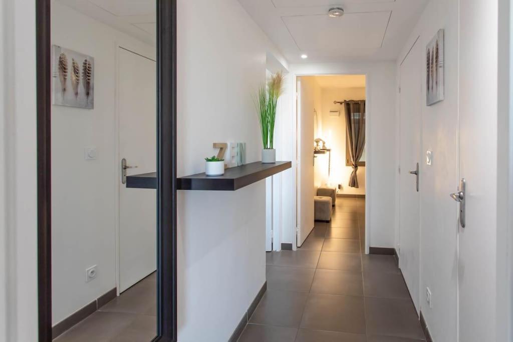 A7- 2 Bdr Sea & Mountain View - Ac, Parking, Pool & Terrace Apartment อองทีบส์ ภายนอก รูปภาพ