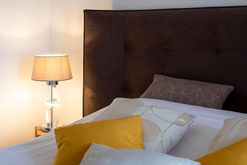 A7- 2 Bdr Sea & Mountain View - Ac, Parking, Pool & Terrace Apartment อองทีบส์ ภายนอก รูปภาพ