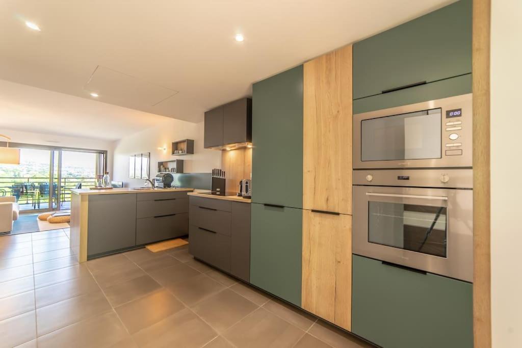 A7- 2 Bdr Sea & Mountain View - Ac, Parking, Pool & Terrace Apartment อองทีบส์ ภายนอก รูปภาพ